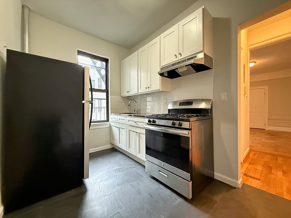 1st image of 121 Parkside Ave APT 12