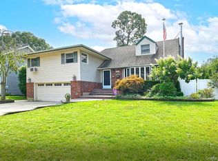 1994 Van Nostrand Ave, Merrick, NY 11566