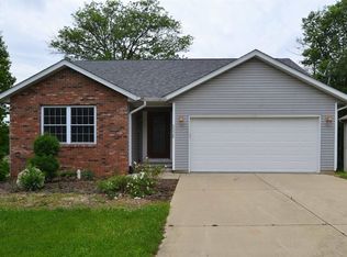 5338 S White Pine Dr, Bloomington, IN 47403