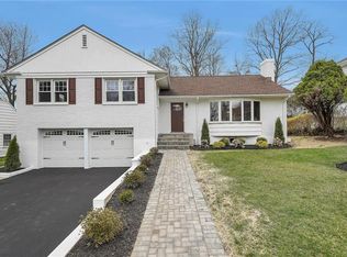 43 Mohegan Pl, New Rochelle, NY 10804