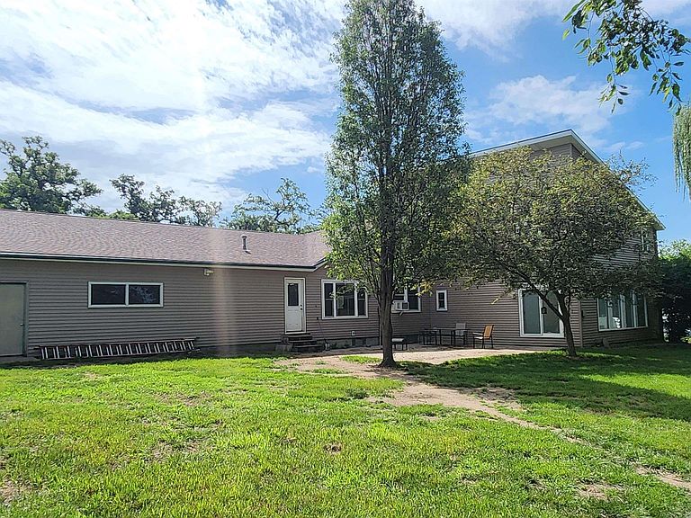 Listing photo 4