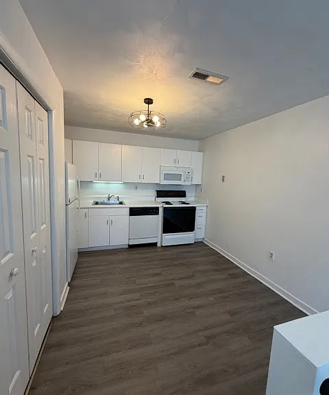 108 W Roanoke St — Photo 8