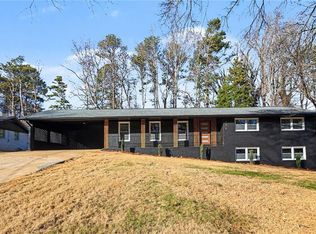 570 Carlouetta Rd SW, Mableton, GA 30126