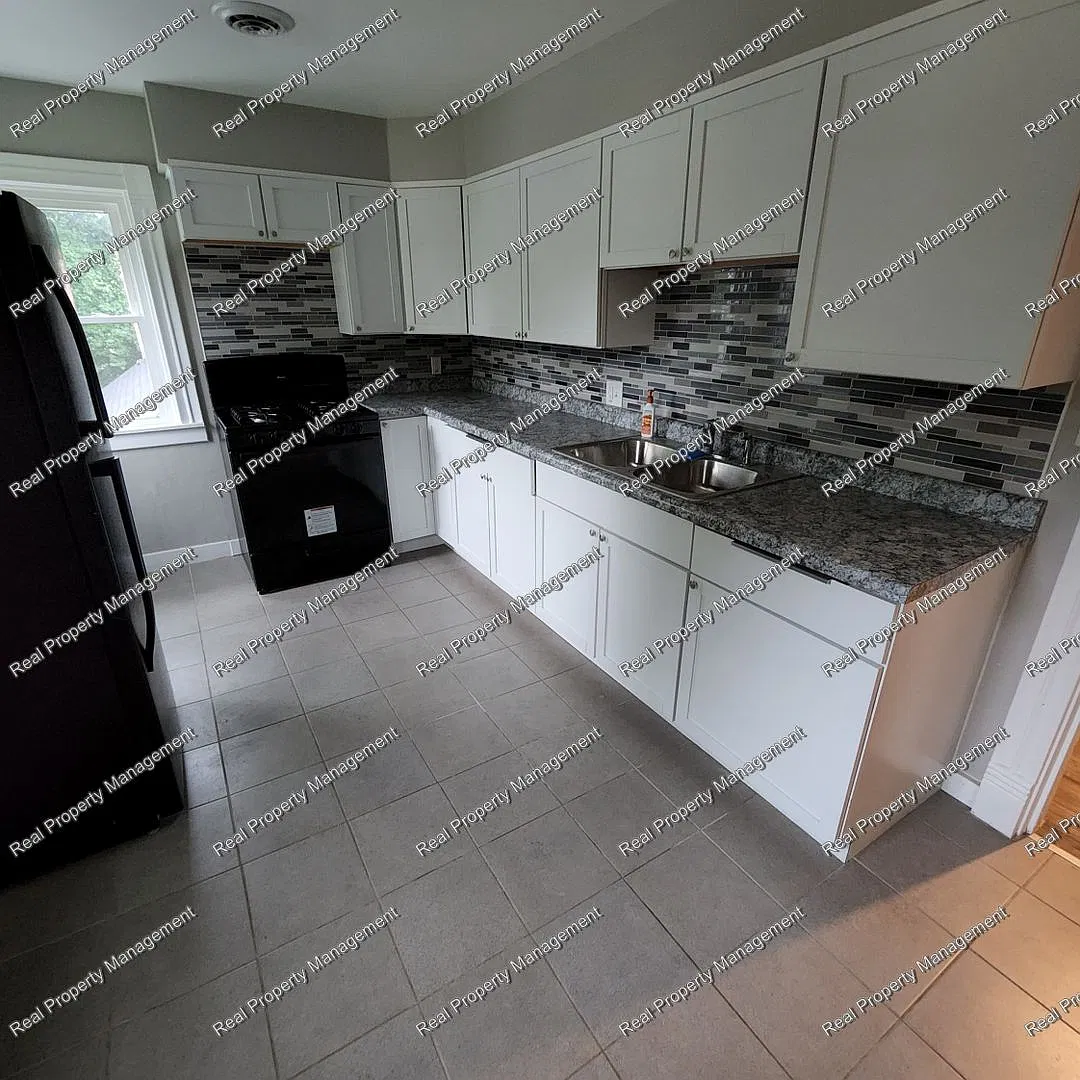 2nd Story 2 Bedroom Apartment — Photo 2