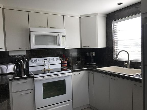 2nd image of 373 Wellington J