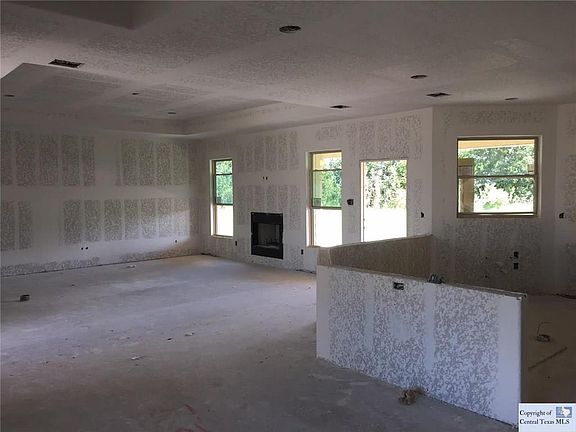4th image of 141 Haycraft Blvd