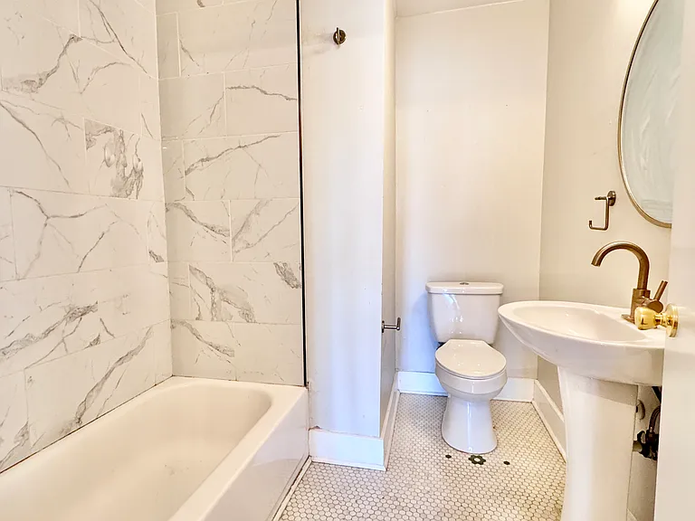 342 W Willetta St #1 — Photo 21