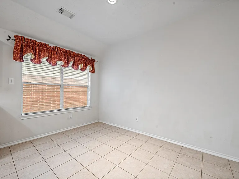 6423 Bonnie Chase Ln — Photo 9