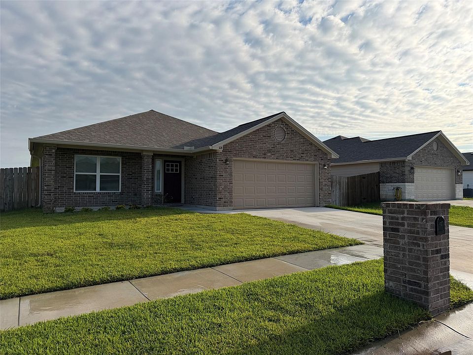 1st image of 108 Boulder Ridge Dr