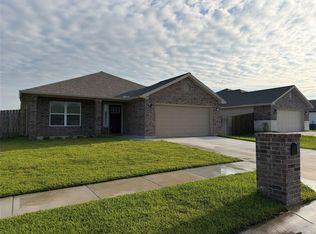 108 Boulder Ridge Dr, Cuero, TX 77954