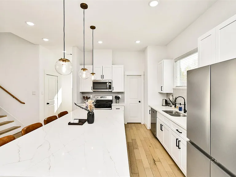 208 N York St #B — Photo 10