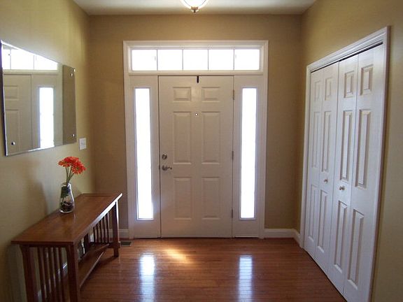 5th image of 107 Jeremy Dr