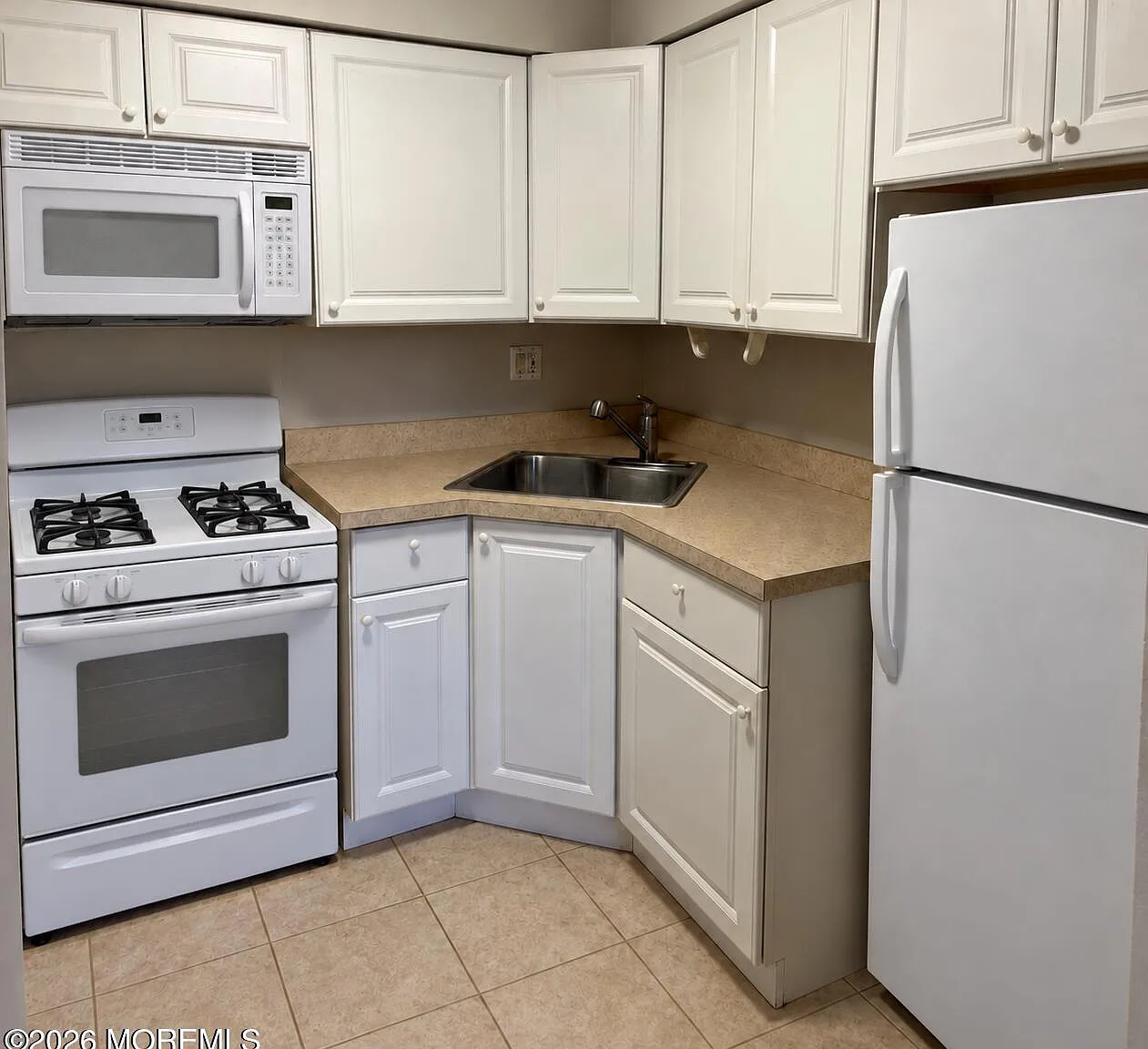 1 bed, 660 sqft, $2,000 — Photo 3