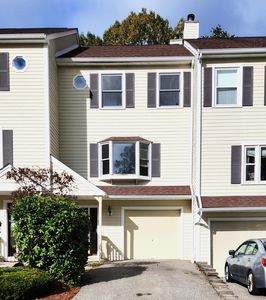 36 Cricket Hill Drive, Merrimack, NH, 03054