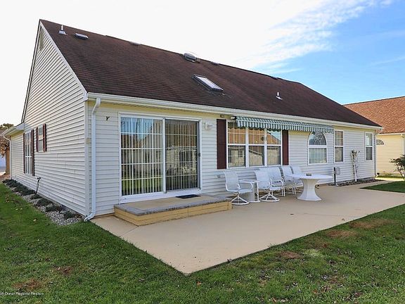 5th image of 34 Portsmouth Dr