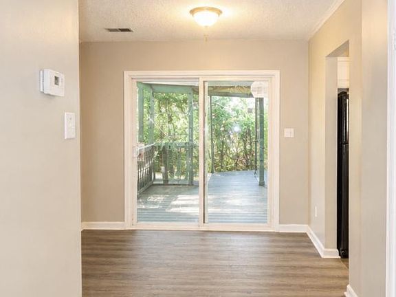 4th image of 5140 Highpoint Rd APT 19