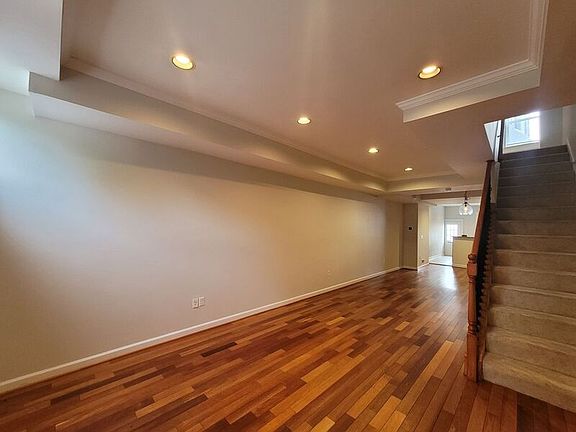 4th image of 9 N Luzerne Ave