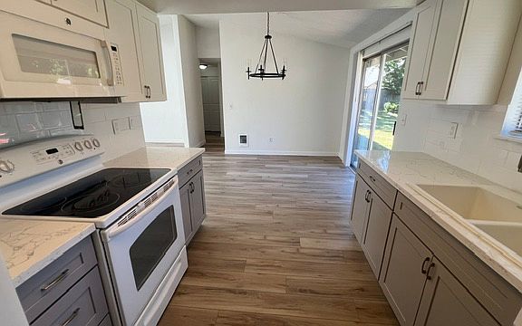 5th image of 14922 To 14924 13th Ave S #14922