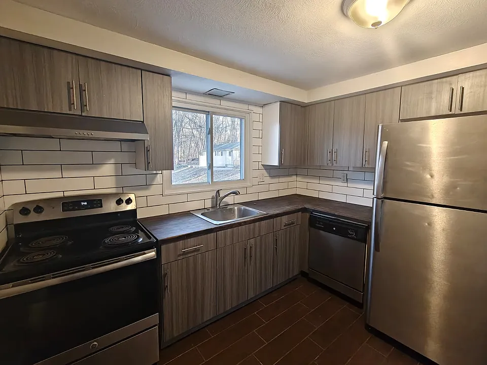 80A17 Bicknell Rd #17