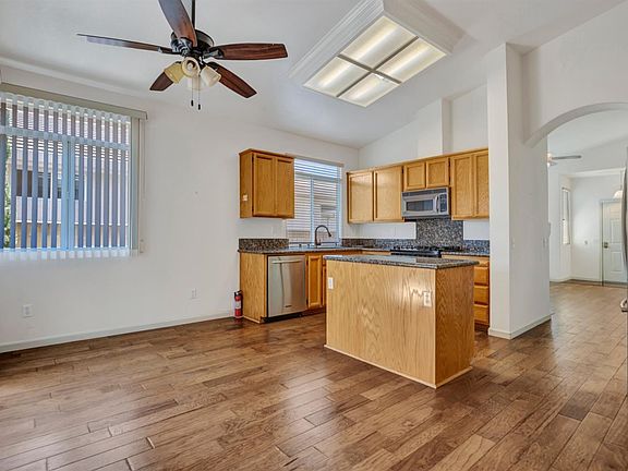 4th image of 336 Trellis Ln