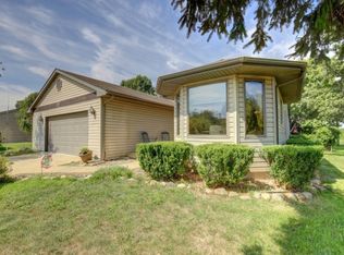 3009 S Myra Ridge Dr, Urbana, IL 61802