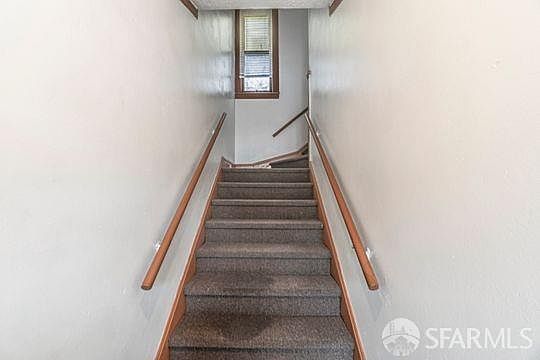 2nd image of 1371-1373 Revere Ave
