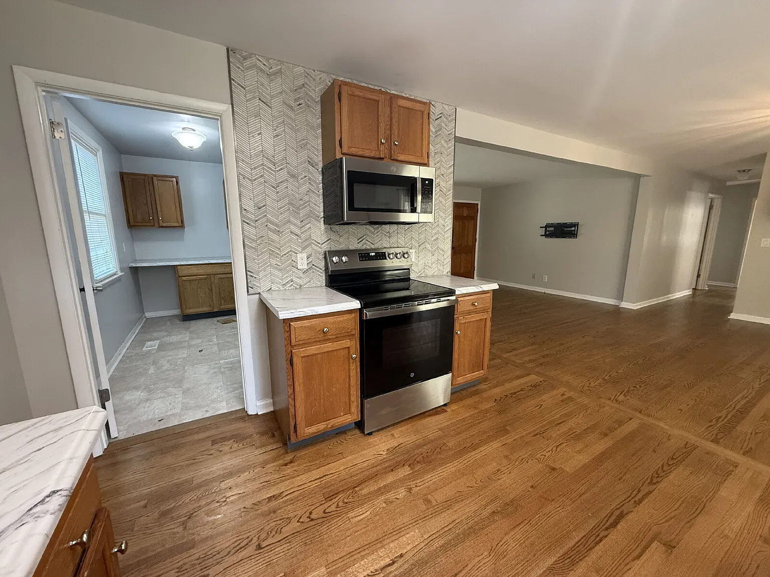 3 bed, 1275 sqft, $1,700 — Photo 4