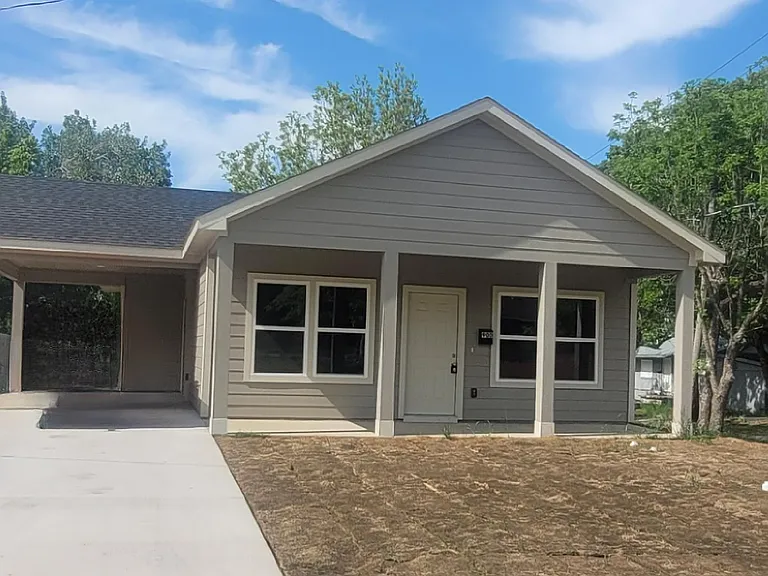 900 Sycamore St — Photo 1
