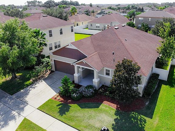 3rd image of 520 First Cape Coral Dr