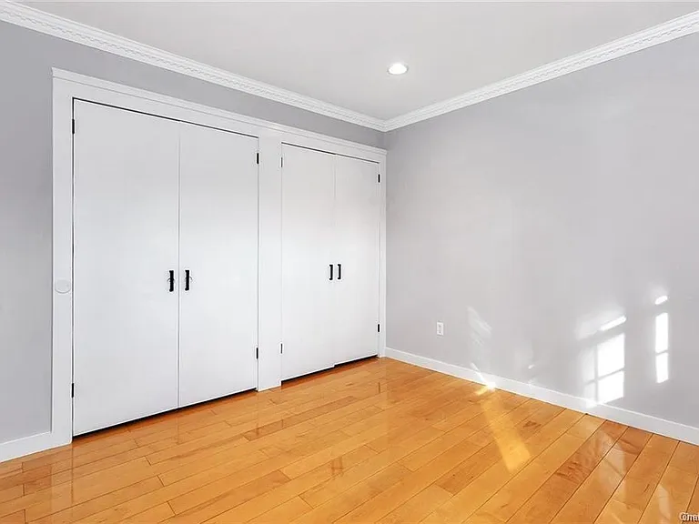 2185 Sultana Dr — Photo 30