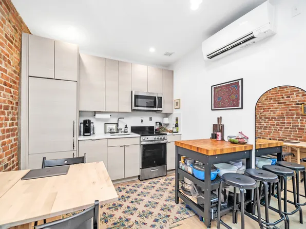 333 Warren Street image 3 of 5