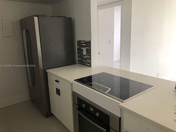 4th image of 220 Lakeview Dr APT 211