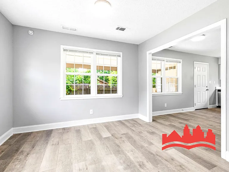 36 W Emory Rd — Photo 9