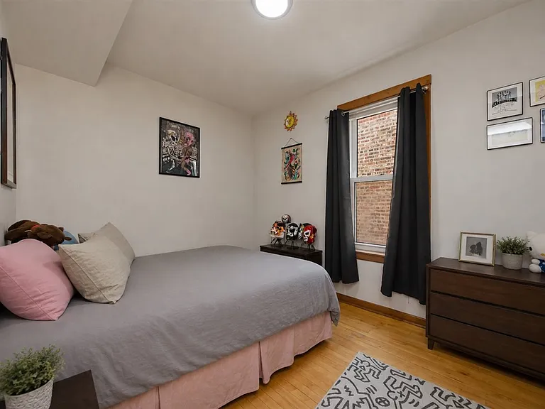 2334 N Hamlin Ave #2 — Photo 7