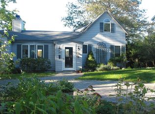 26 Pickerel Rd, Wellesley, MA 02482