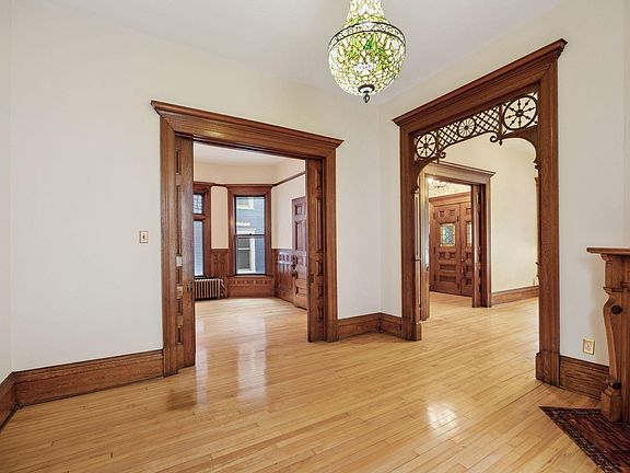 5th image of 957 Ashland Ave