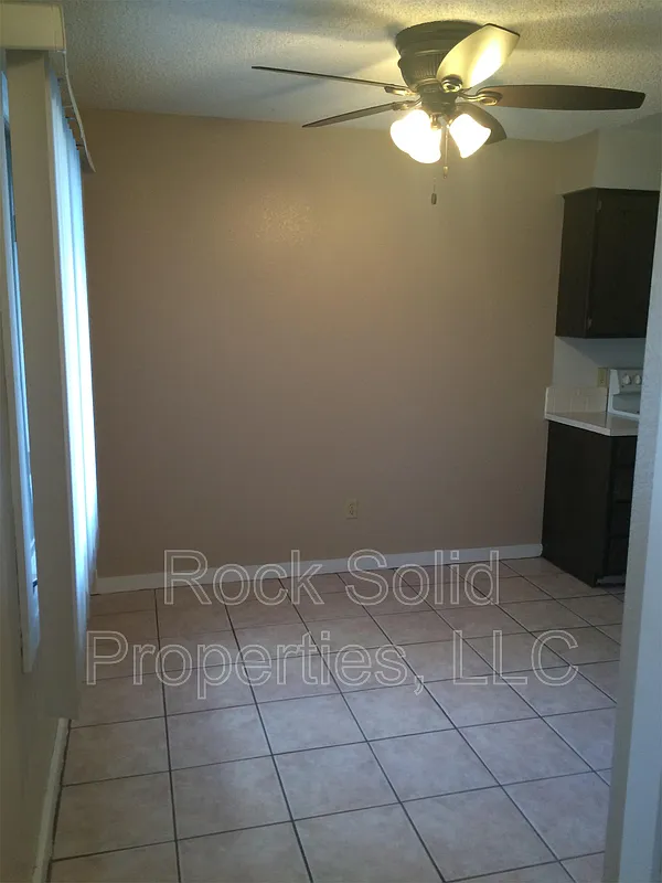 2 bed, 1.0 bath, 1080 sqft, $1,350 — Photo 3