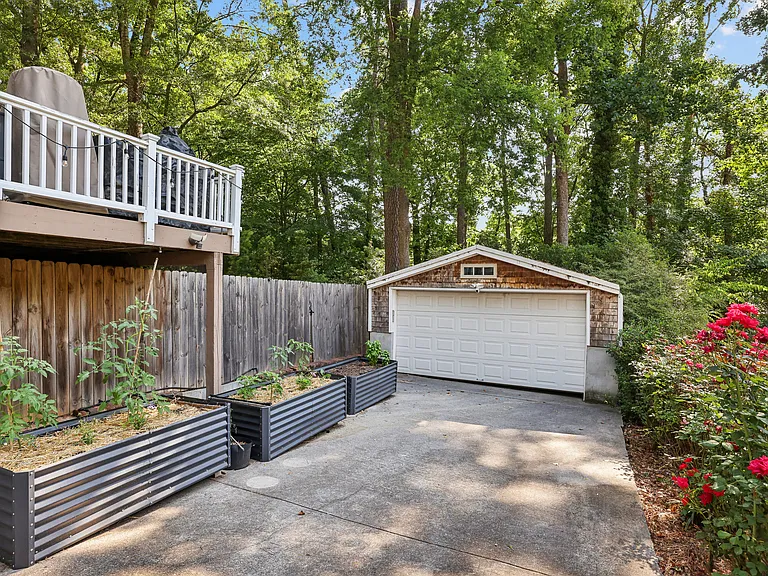 2325 Pine Grove Dr NW — Photo 19