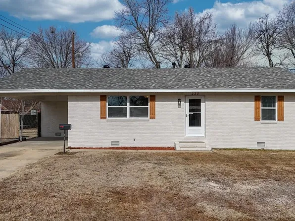 220 W 6th St, Rector, AR 72461