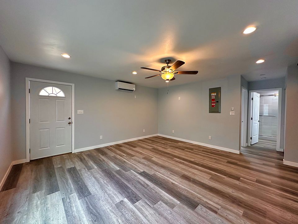 1st image of 705 W 82nd St #705