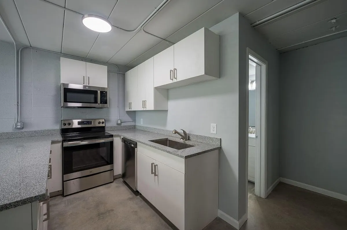 Building Photo - Calhoun Lofts & Thunderbird Flats