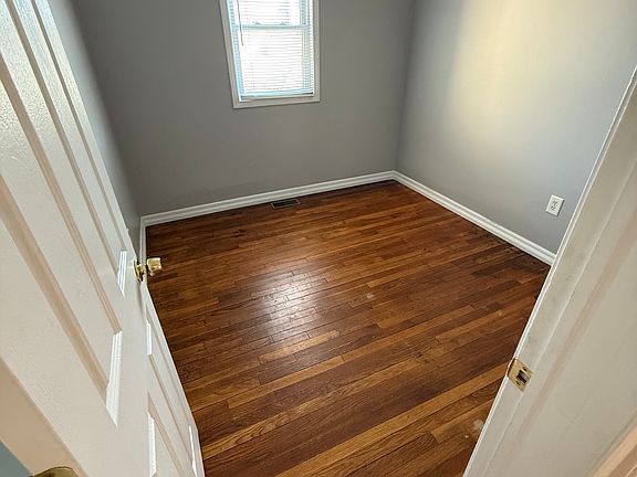 4th image of 937 N Pontiac Trl APT 1