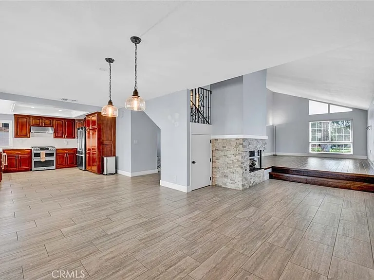 14781 Canterbury Ave — Photo 11