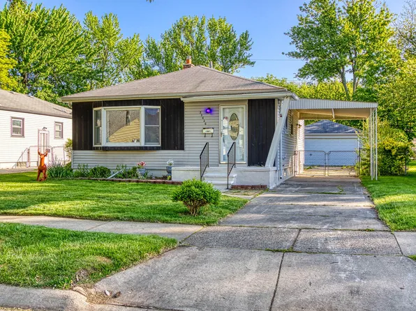 23636 Beverly St, Saint Clair Shores, MI 48082