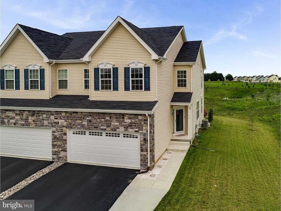 1st image of 610 Irish Ct