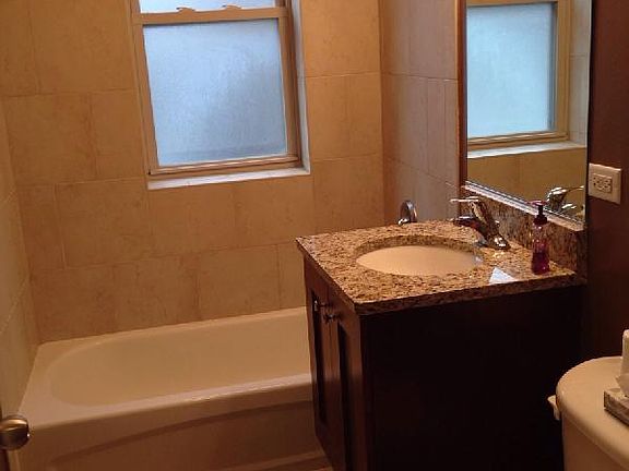 5th image of 3812 N Sheffield Ave #13