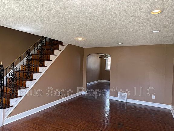 2nd image of 501 Pine St