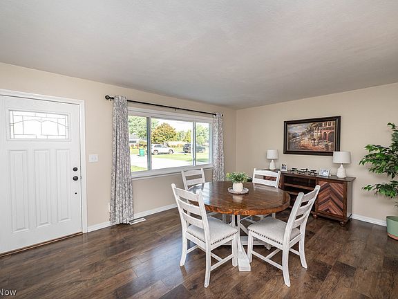 2nd image of 2526 Circle Dr