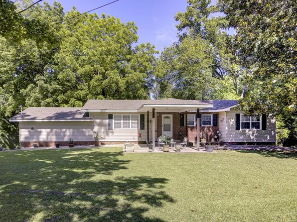 1521 Vicklan St, Vicksburg, MS 39180