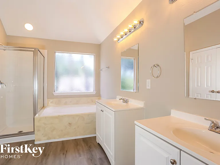 5711 Parryville Dr — Photo 11